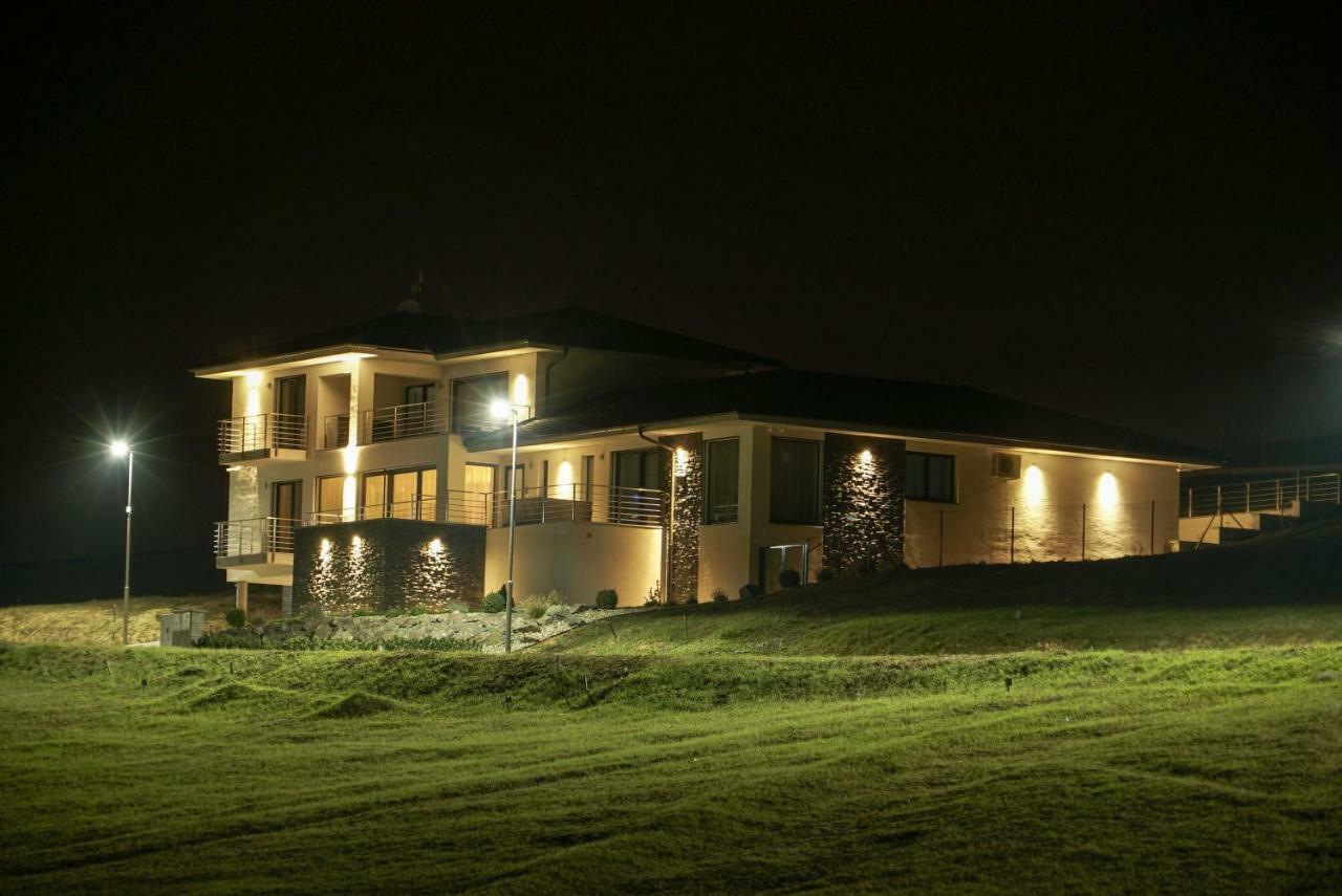 Luxury Villa Moravany nad Váhom Eksteriør bilde