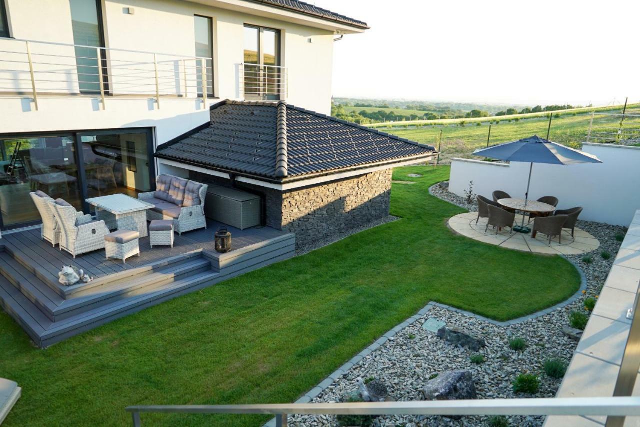 Luxury Villa Moravany nad Váhom Eksteriør bilde