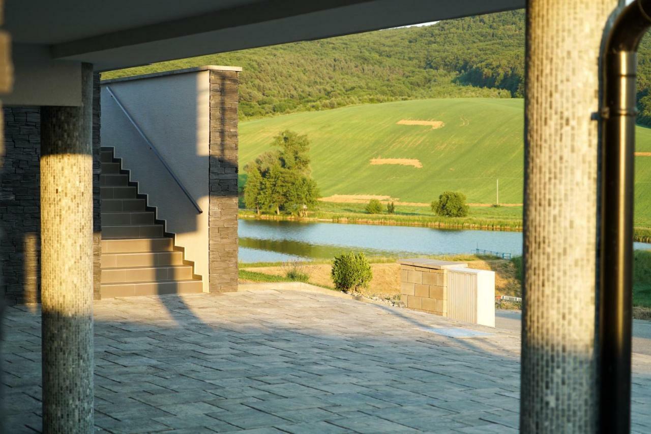 Luxury Villa Moravany nad Váhom Eksteriør bilde