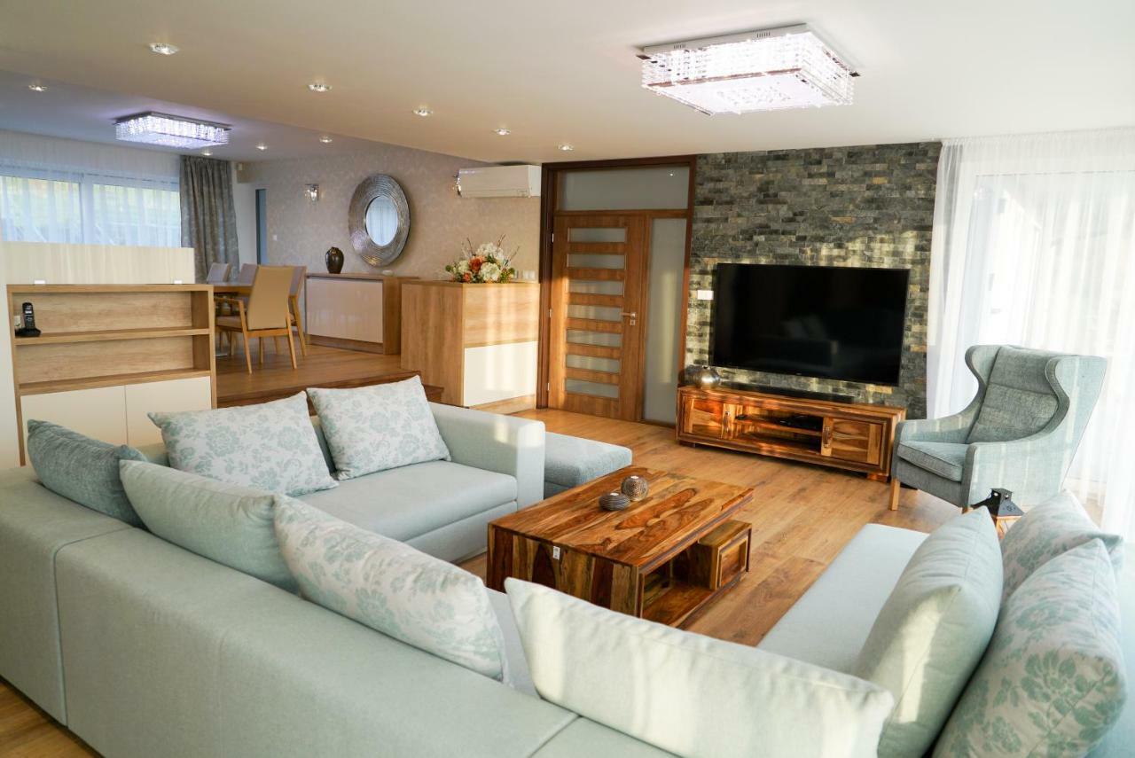 Luxury Villa Moravany nad Váhom Eksteriør bilde