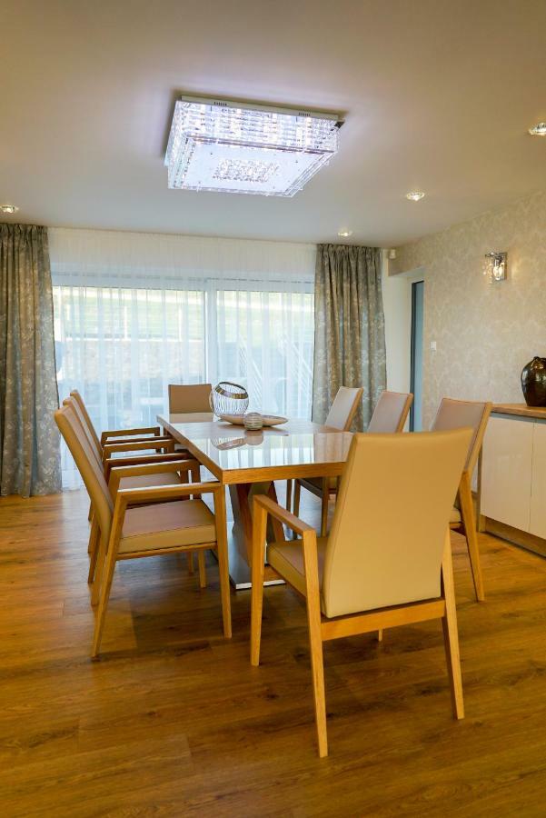 Luxury Villa Moravany nad Váhom Eksteriør bilde