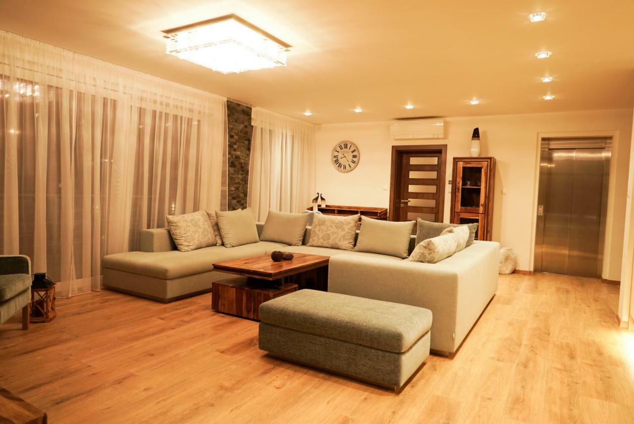 Luxury Villa Moravany nad Váhom Eksteriør bilde